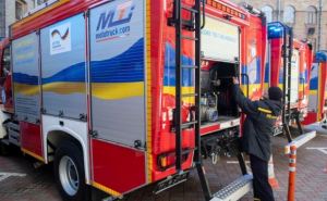 Лейпциг как город-побратим Киева, передал пять пожарно-спасательных автомобилей украинской столице