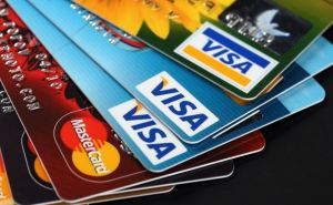 Касается всех, у кого есть банковская карта: правительство планирует ограничить денежные переводы