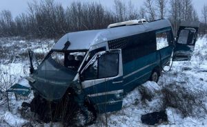 В Харьковской области ДТП с микроавтобусом: пострадали 12 человек, в том числе несовершеннолетние