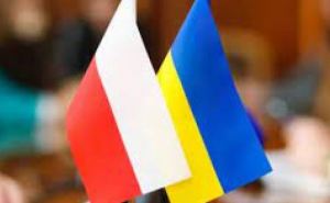 Польша передала мебель для украинских больниц