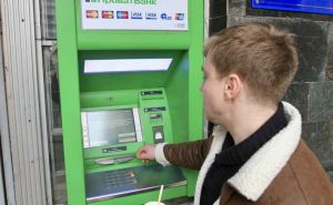 Какую сумму наличными можно снять в банкоматах Ощада и Привата в начале марта