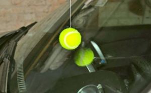 Обычный теннисный мячик спасет ваше авто от повреждений. В чем его «сила»?