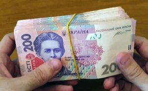 Украинцам со статусом ВПЛ в одной из областей начали выдавать непростую денежную помощь: как подать заявку
