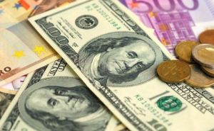 Доллар идет на антирекорд: курс валют на 25 апреля 2024 года