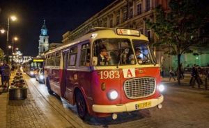 В Варшаве с  мая начнут ходить винтажные автобусы и трамваи и запускается бесплатный паром