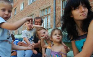 На детей находящихся за границей можно получить денежную помощь до 40 тысяч гривен: