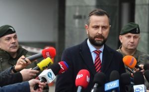 Министра обороны Польши начали троллить за неуверенность в себе и армии