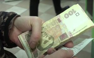 Украинцам выдают новую денежную помощь по 3600 гривен в месяц. Как её получить