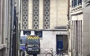 Во Франции подожгли синагогу. Вооруженный нападавший был убит полицией