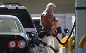 Всем у кого есть машина: бензин будет 80 гривен за литр — в Кабмине приняли решение