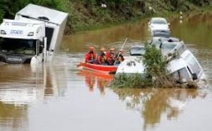 Последствия наводнения в Германии продолжают ликвидировать. Идет эвакуация, есть погибшие