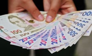 Украинцам со статусом ВПЛ выдают 40 тысяч гривен денежной помощи: как зарегистрироваться и получить