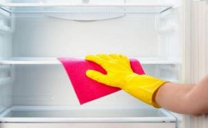Без химии и соды, холодильник станет как новый: Опытные хозяйки моют холодильник только этим копеечным средством!