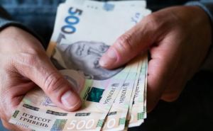Проводится прием заявок от граждан со статусом ВПЛ на выплаты по 3600 гривен: как получить деньги