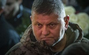 Генерал Залужный покинул Украину