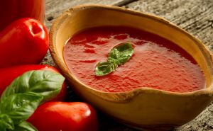 Этот томатный соус на зиму заменит магазинный кетчуп. Новый рецепт без крахмала и загустителей