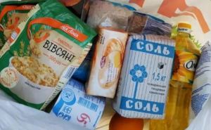 Пенсионерам со справкой ВПЛ выдают продуктовые наборы: регистрация уже началась