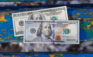 Долар знову втрачає позиції: курс валют на 20 січня 2025 року