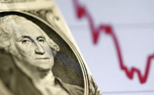 Долар продовжує природні коливання: курс валют на 28 січня 2025 року.