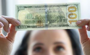 Біда з двома видами 100 доларів: що робити, якщо маєте вдома такі гроші