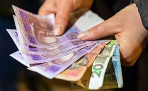 Пенсії підвищать кому доплатять  гривень у  році