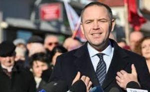 В Польше заявили, что в очередях к врачам будет приоритет у поляков
