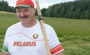 «Что они со мной только не творили и даже в мозги залезли». Президент Лукашенко обещает опубликовать материалы