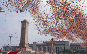 Восемьдесят тысяч голубей выпустили на параде в Китае