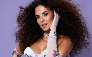 «Чумачедчая весна». Настя Каменских рассказала почему поёт на русском языке