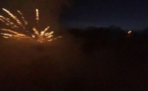 Эффект Януковича. В военный транспортный самолёт стреляли петардой