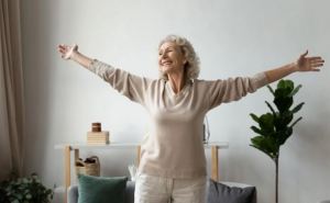 Перестаньте притворяться: 9 правил, чтобы в 50+ стать здоровым эгоистом и наконец зажить