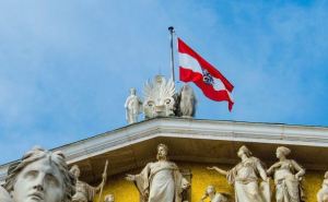 Вена закрывает последний центр приема украинцев. Хакер сделал предупреждение главе МВД