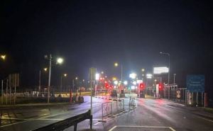 Сотни людей застряли на границе. КПП закрыты. Не пропускают даже своих граждан