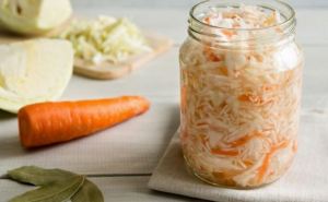 Сколько соли нужно для 1 кг квашеной капусты: в давнем споре кулинаров поставлена точка — 90% хозяек ошибается