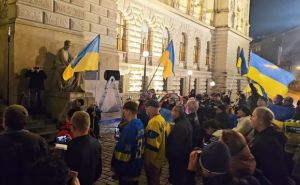 Вчера в Чехии прошла демонстрация за возвращение украинского флага на здание национального музея