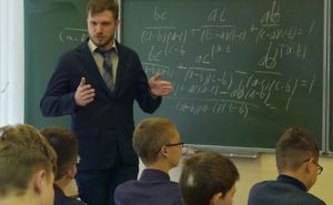 За украинскими учителями с декабря начнут ходить деньги