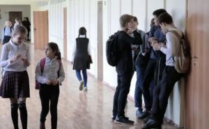 В киевских школах на переменах на русском языке разговаривают 82% учеников и 40% учителей