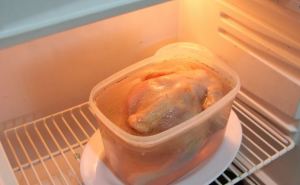 Что делать, если курица «задохнулась» в пакете: 9 способов спасти ужин — и не отравиться