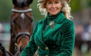 «Свеча под пеплом»: что ждёт женщин после 50 в год Огненной Лошади — и как не сгореть дотла