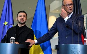 Не выпускать молодых украинцев из страны лично попросил у Зеленского канцлер Германии Мерц