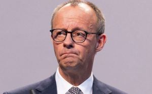 Канцлер Германии Мерц очень обидчив и сотни раз жаловался в полицию на оскорбления