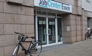 Пилотный проект от Jobcenter в Германии: банковские карты на замену бумажным чекам