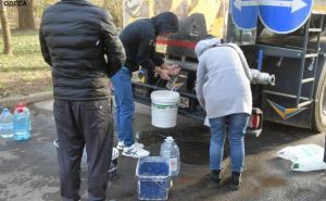 Бюветы с 8 утра, автоцистерны в 4 районах: где сегодня в Одессе взять воду