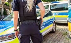 Не обольщайтесь сексуальными женщинами-полицейскими! В Германии предупреждают о новом виде мошенничества