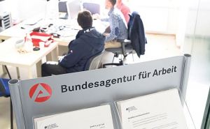 Просители убежища в Германии смогут начинать работать раньше