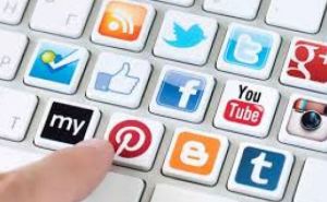 К запрету соцсетей и мессенджера WhatsApp подошли и в Германии. Какие причины называют в немецком правительстве?