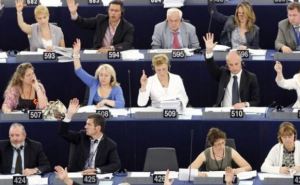 Отправка в лагеря за территорию Евросоюза: сегодня евродепутаты ужесточили миграционную политику в&nbsp;ЕС