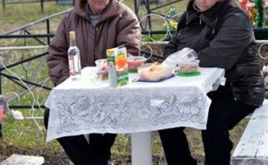 Как правильно поминать умерших на Радоницу. Иначе смертный грех