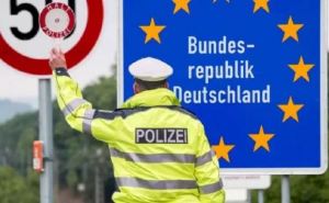 Украинцам не привыкать: Теперь и в Германии мужчины должны согласовывать выезд из страны&nbsp;&mdash; Просто так теперь не выехать