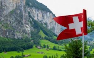 Украинские беженцы будут лишаться особого статуса защиты в Швейцарии из-за поездок домой на пасхальные праздники